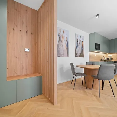 Old Town Modern Design - Ac & Wi-fi * Τρνάβα