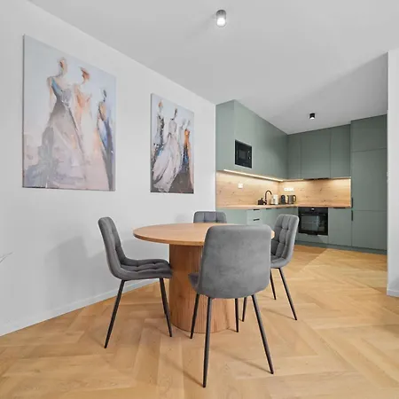 Old Town Modern Design - Ac & Wi-fi Τρνάβα